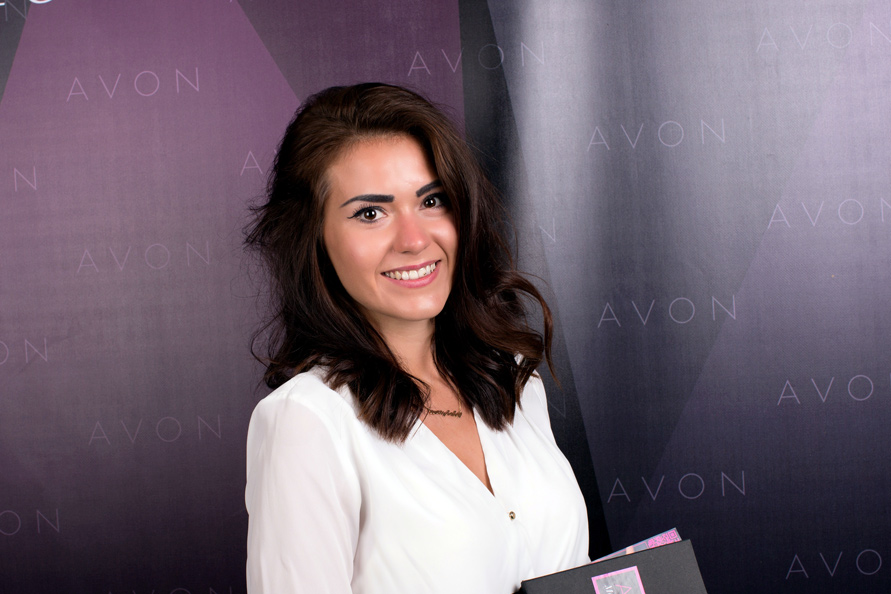 Big-false-lash-Avon-event