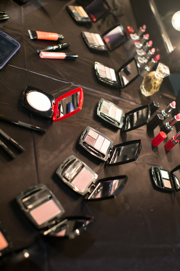 The-lashing-power-stage-by-Avon