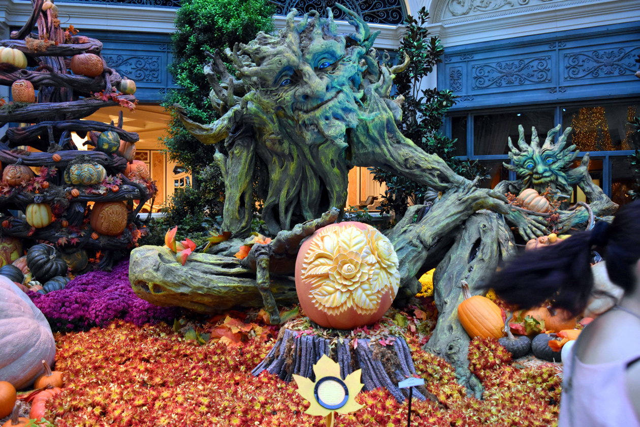 Bellagio-Conservatory-and-Botanical-Gardens-Las-Vegas-Halloween-2015