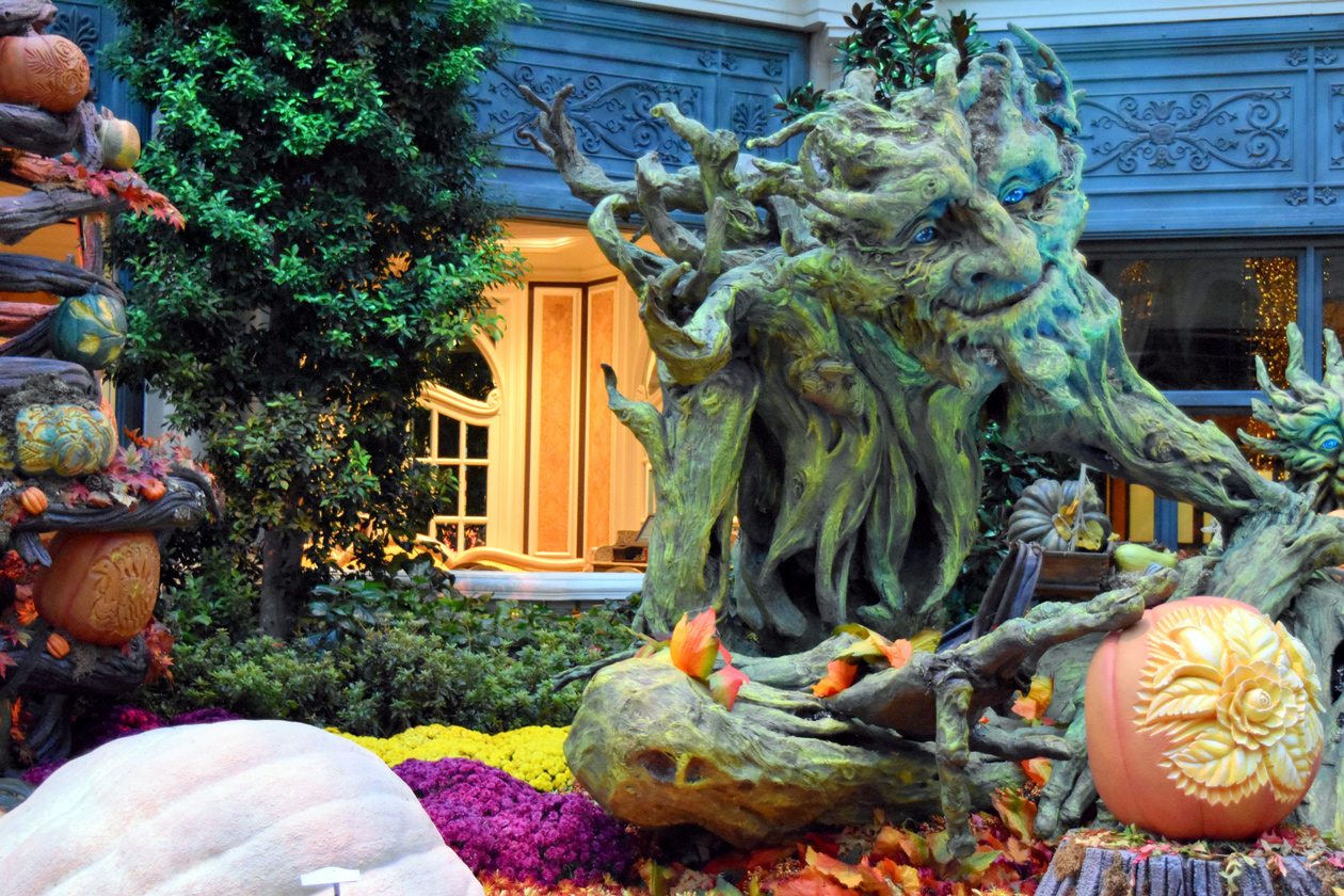 Bellagio-gardens-Halloween-2015