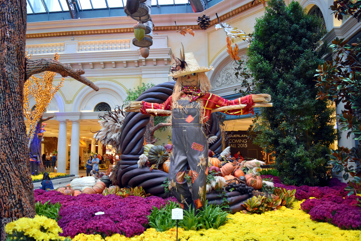 Fall-in-Las-Vegas-Bellagio-gardens-2015