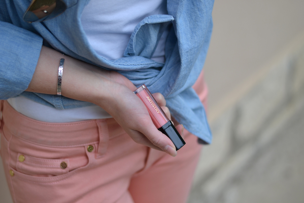 Artistry-pink-lipstick
